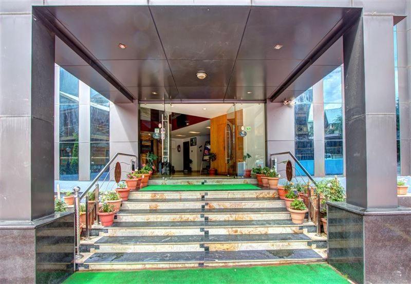 Hotel Midtown Manali Zewnętrze zdjęcie